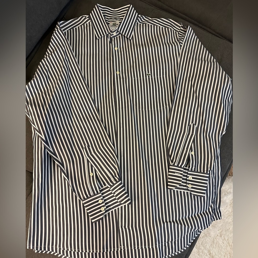 Lacoste Men’s dress shirt Excellent condition size 44.  Never worn only cleaned